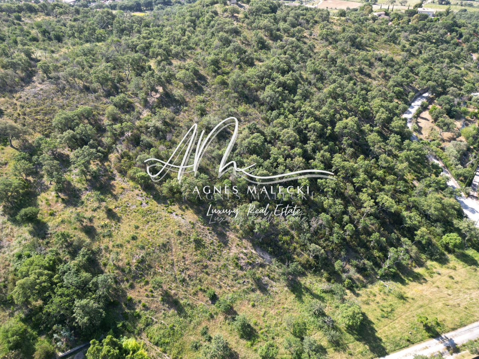 Image_1, Terrain, Grimaud, ref :V110007163